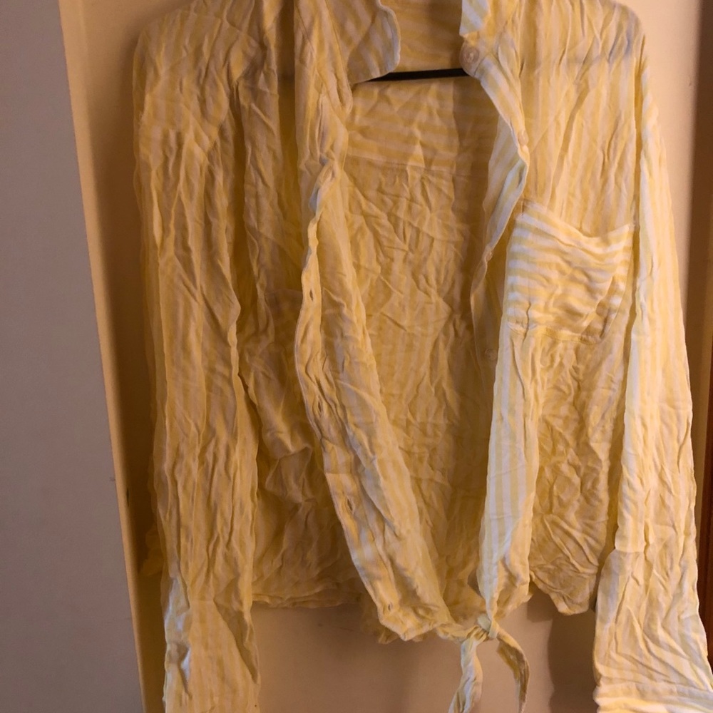 Yellow tie shirt